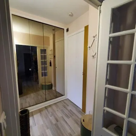 4 Places Proche Paris Apartment *